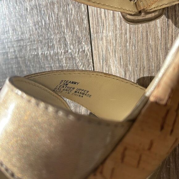 Steve Madden Gold/Champagne Heels - Picture 3 of 4